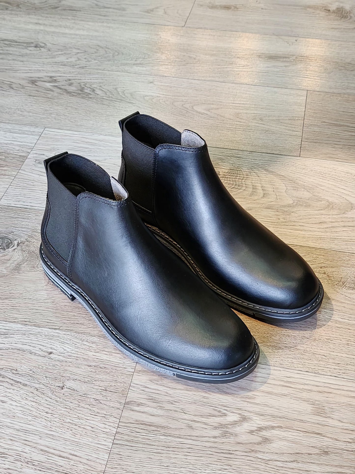 Botines tipo Chelsea 823, negros