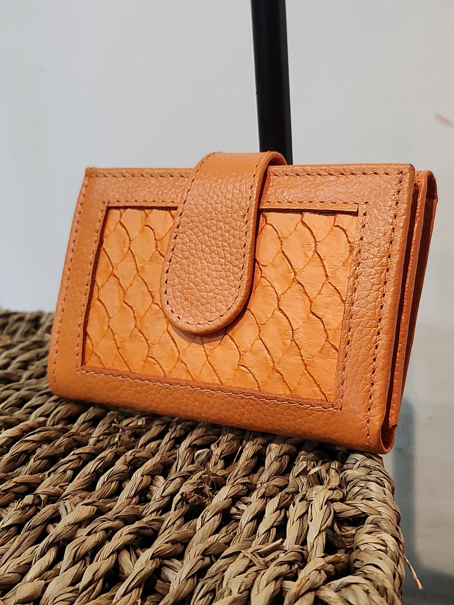Mini billetera dama, cuero.