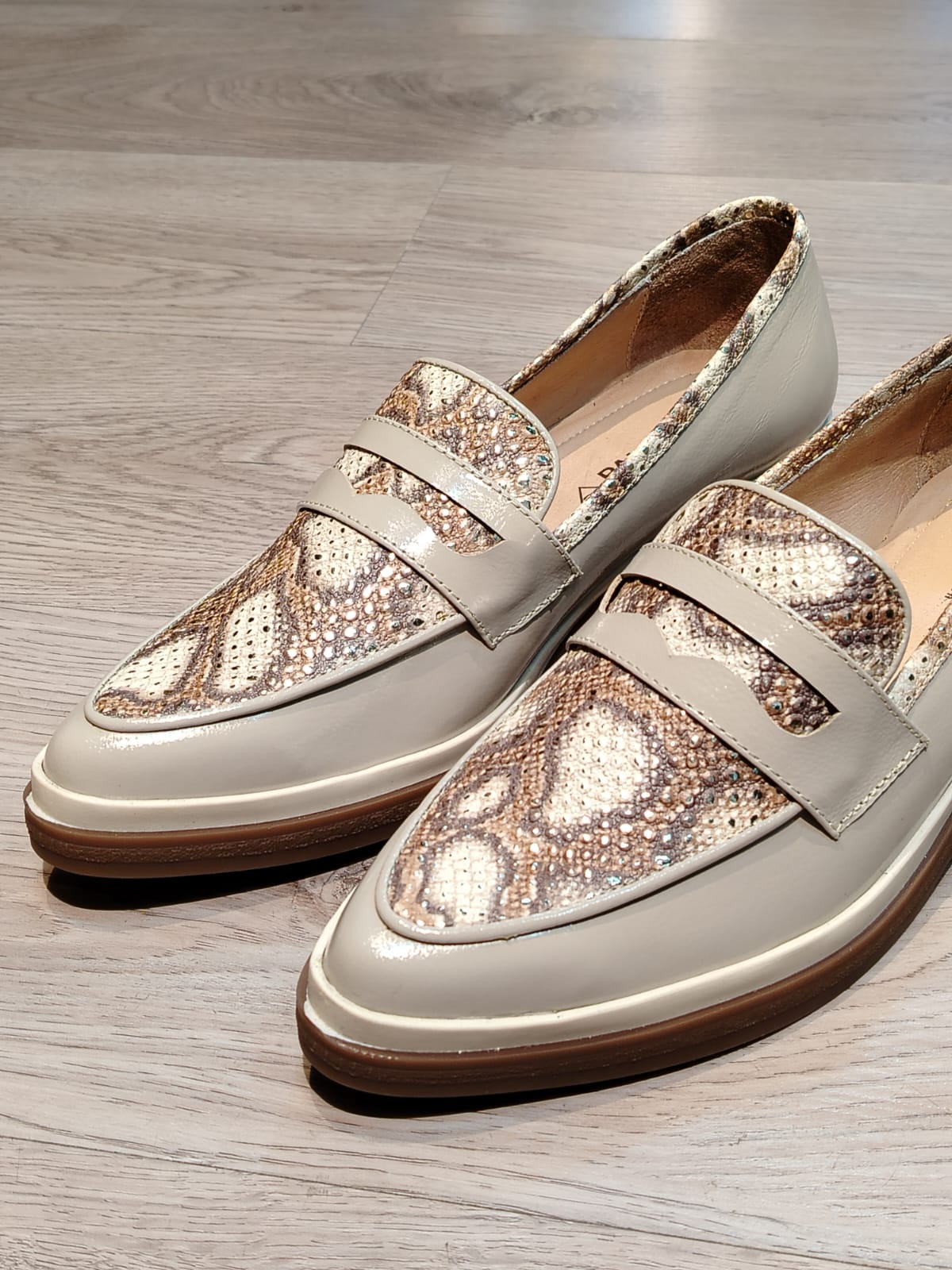 zapato Elvia dama beige