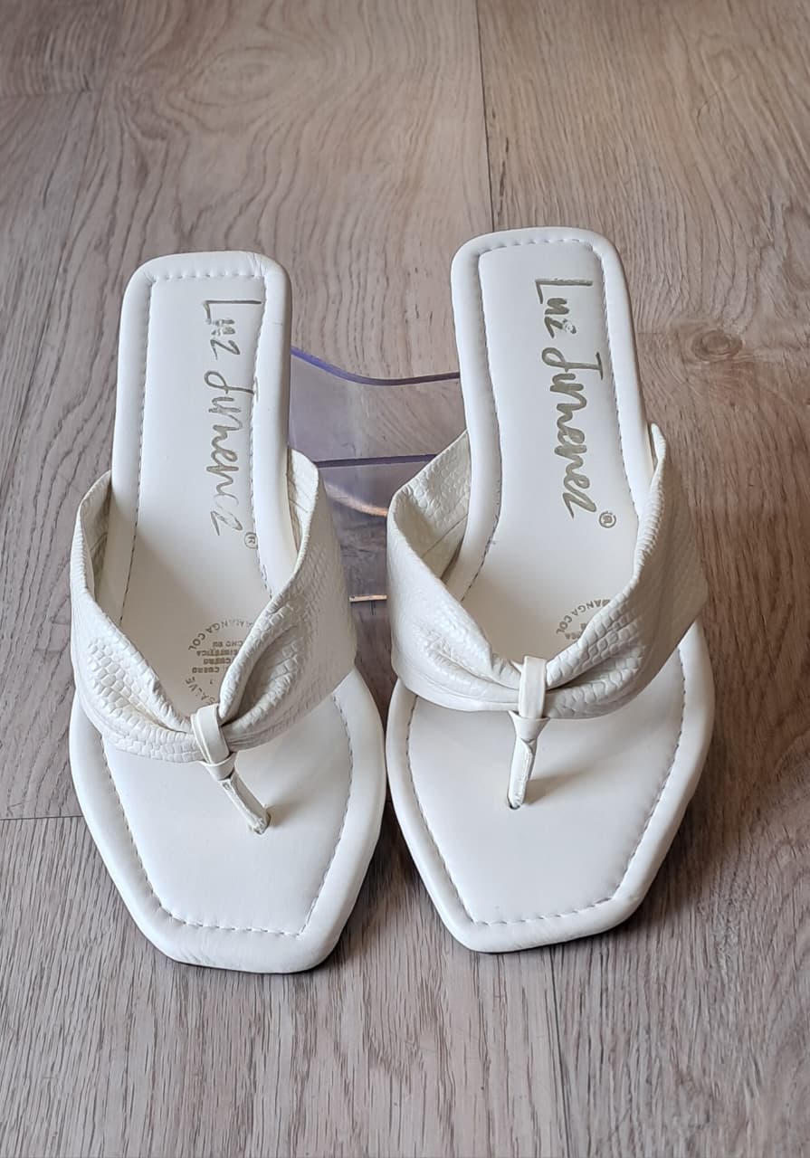 Sandalia Plana Dama Blanco Crema