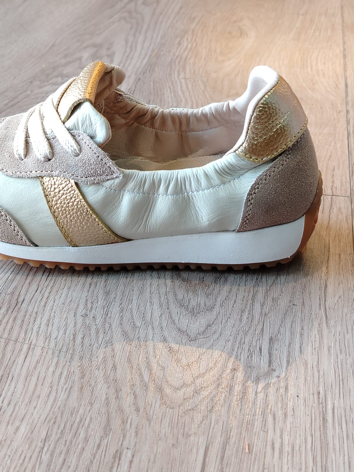 Teni Sonia Dama Cuero