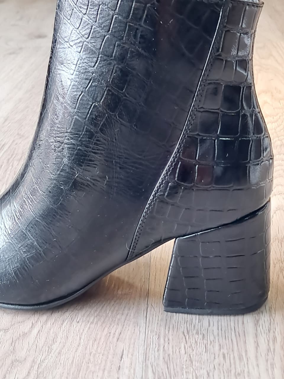 Botin Tiberia Dama