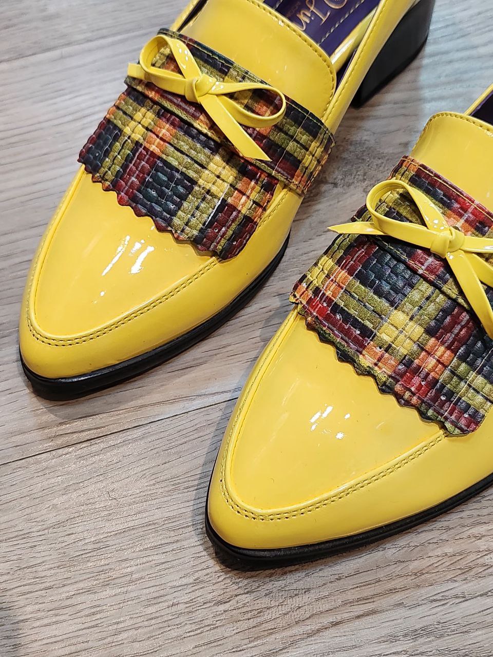 Shoes with leather print