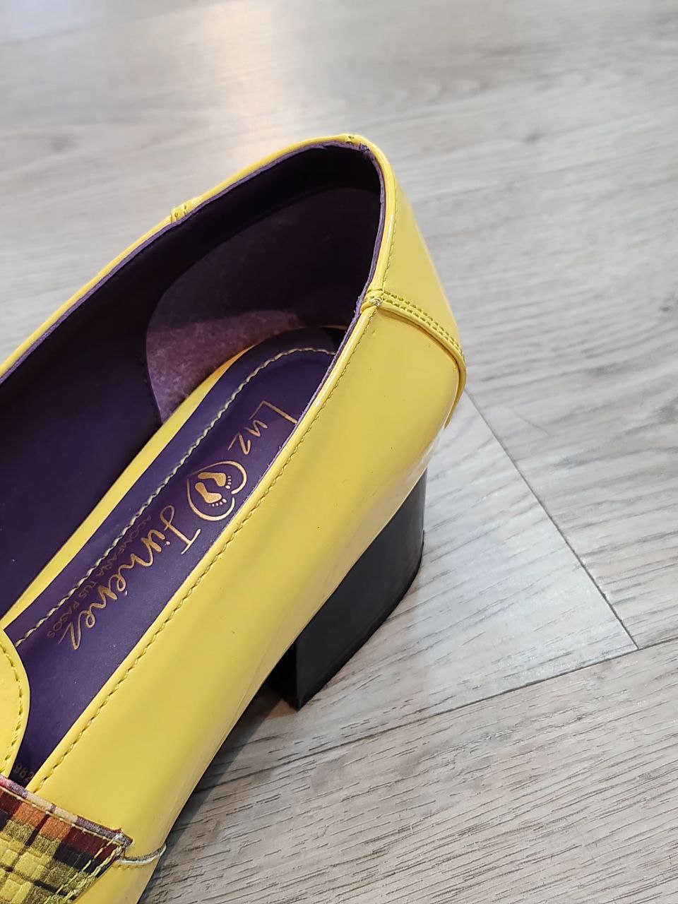 Shoes with leather print