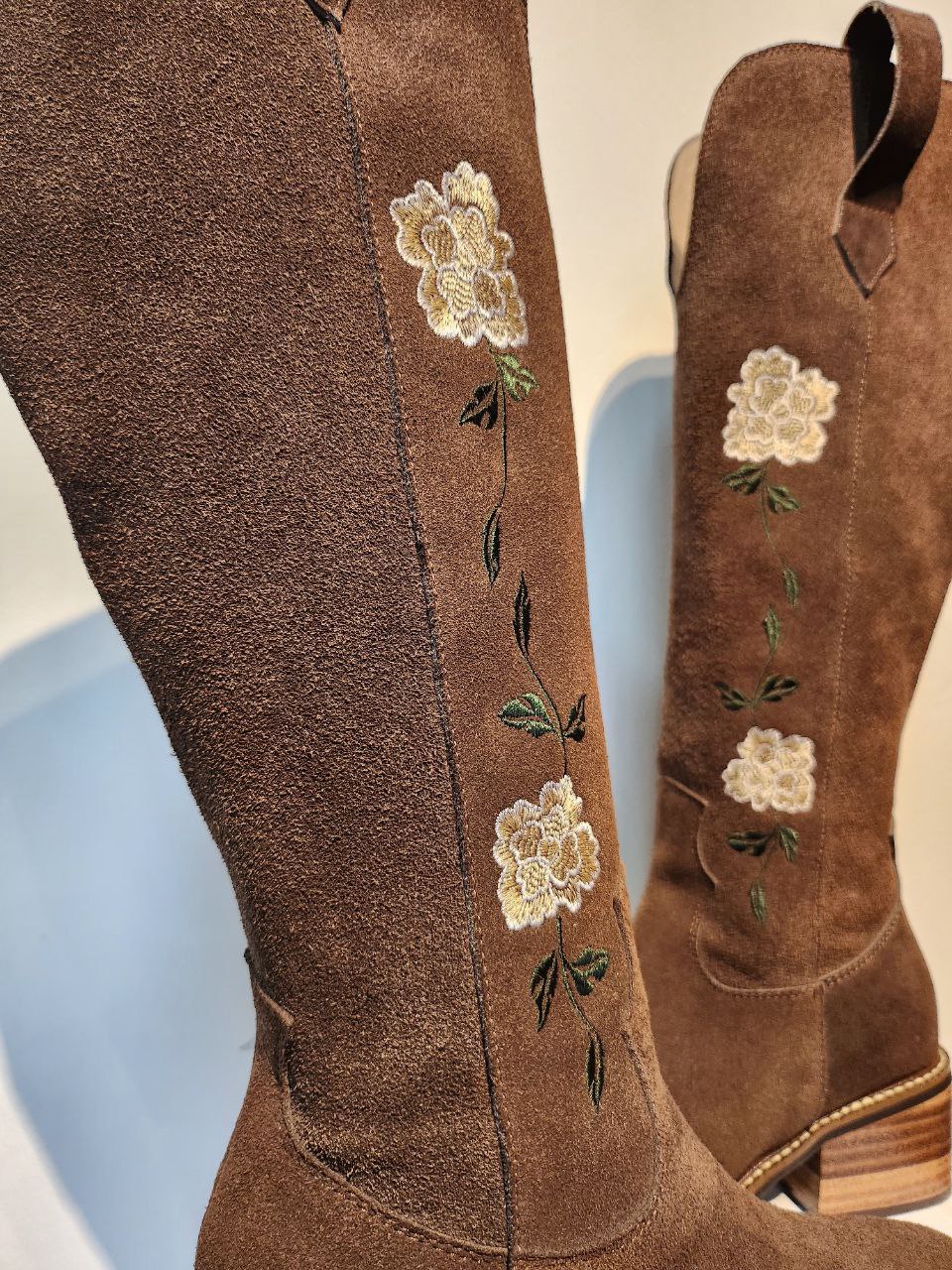 Lady boots