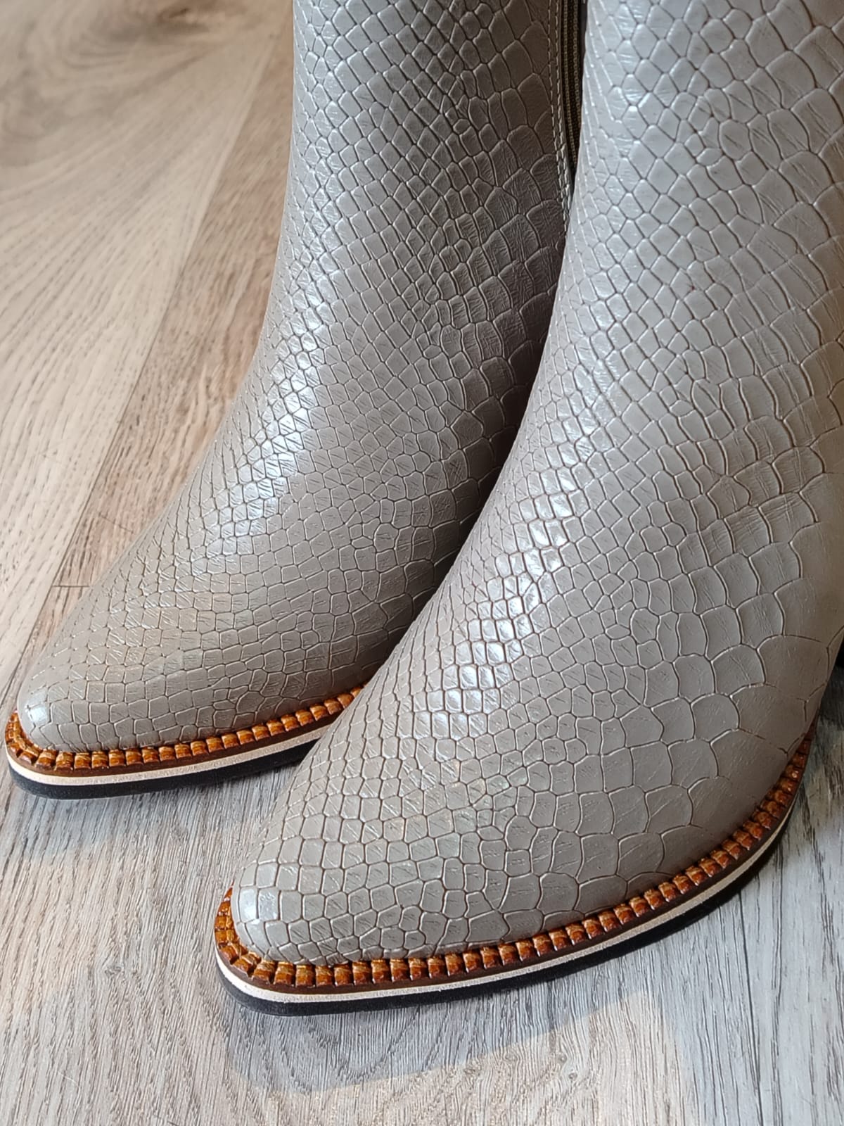 BOTIN MIAMI DAMA