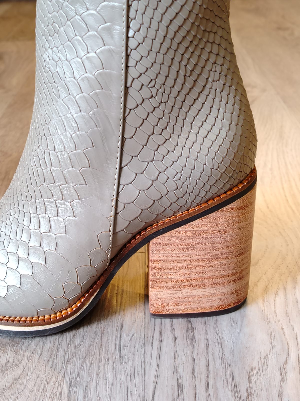 BOTIN MIAMI DAMA