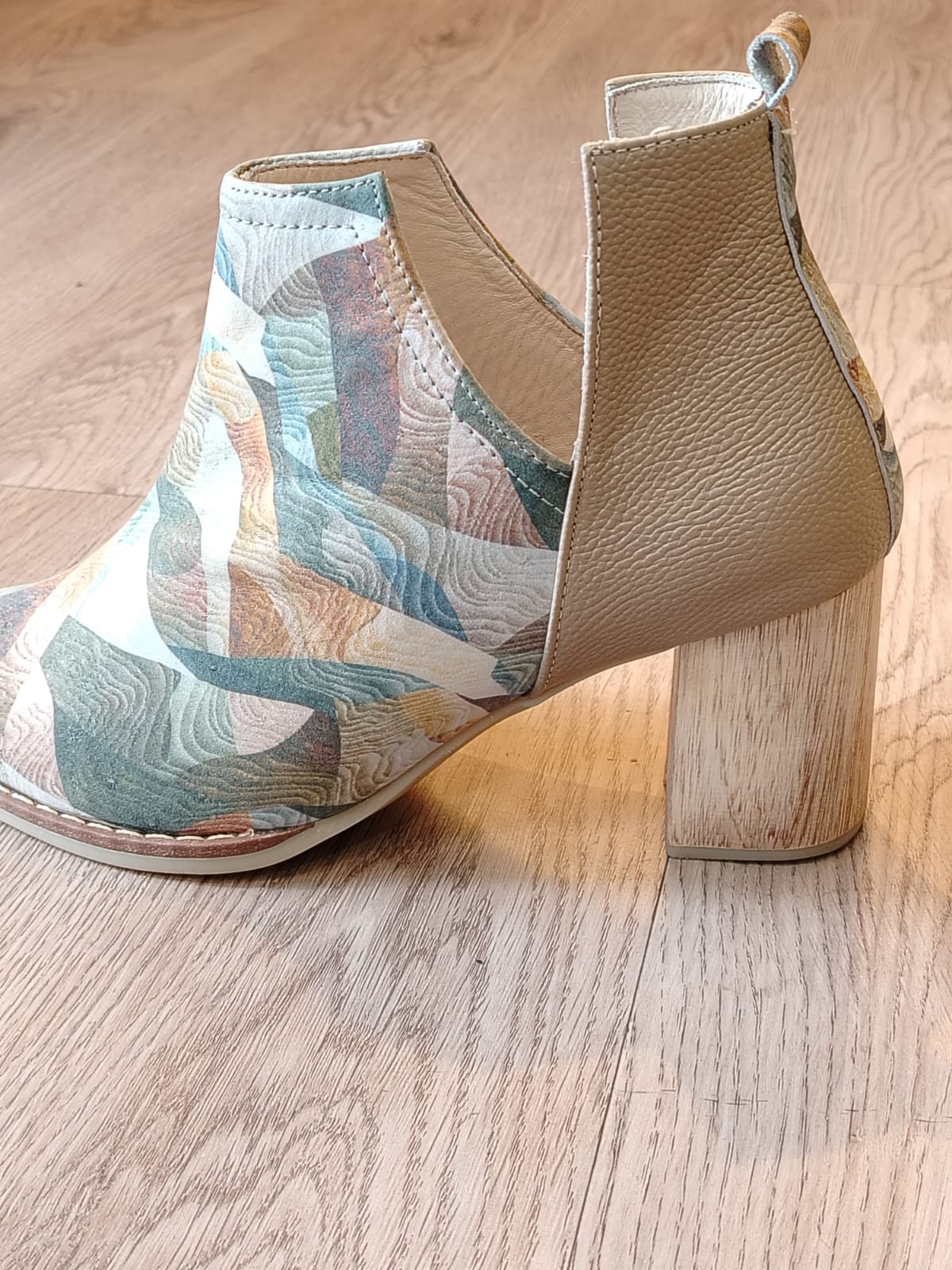 B-16 Botin dama Miel
