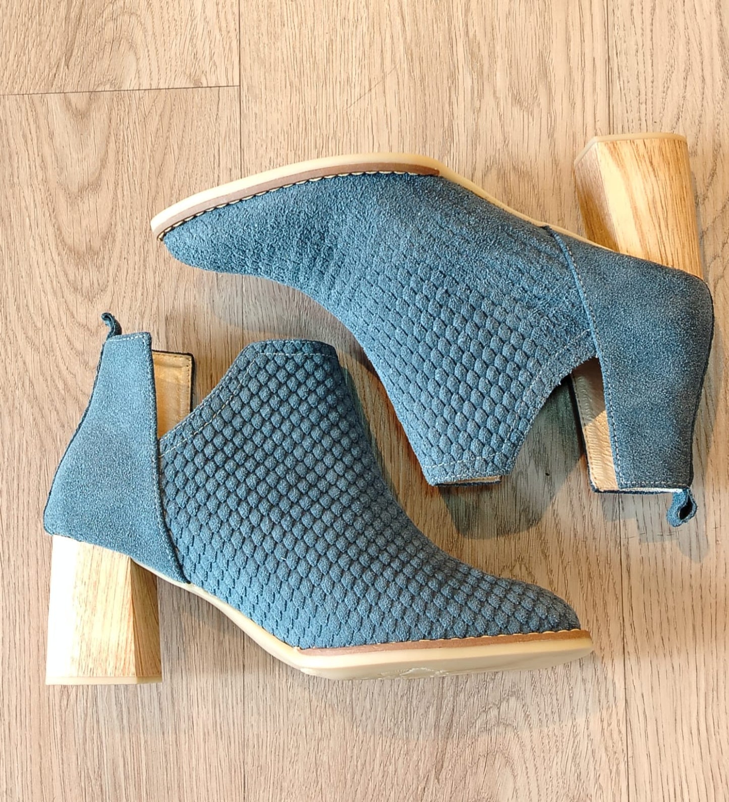 B-16 Botin Dama Azul